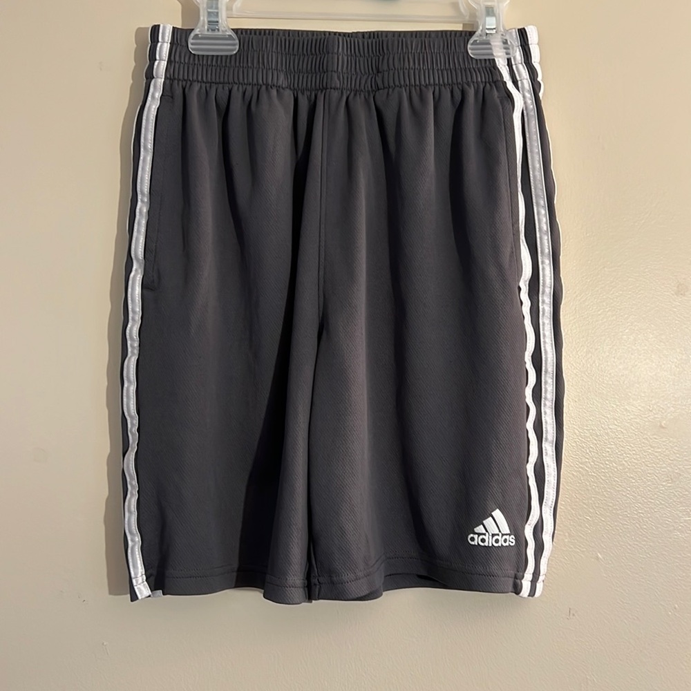 Youth large shorts - adidas.